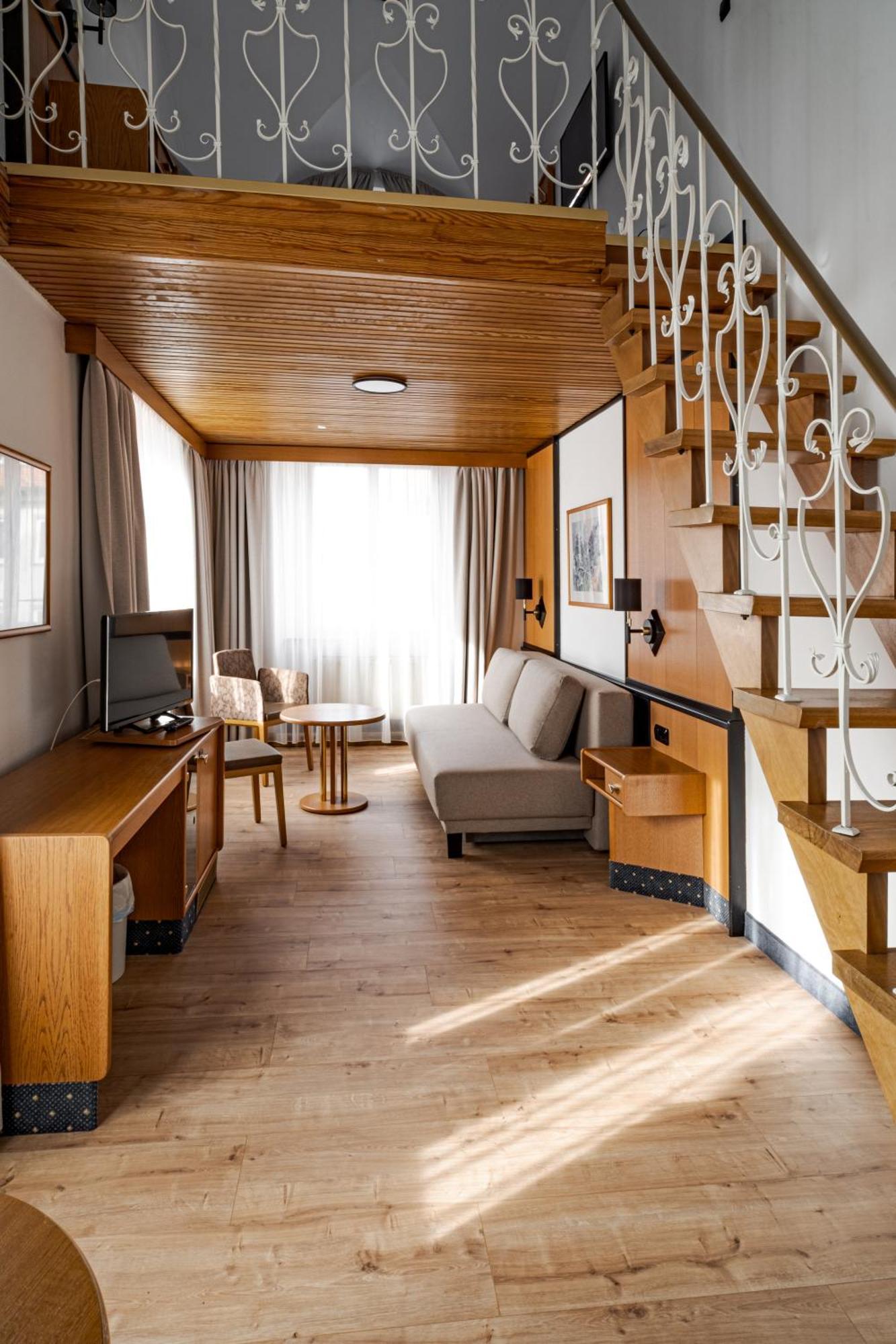 Hotel Goldener Hirsch Kaufbeuren Extérieur photo