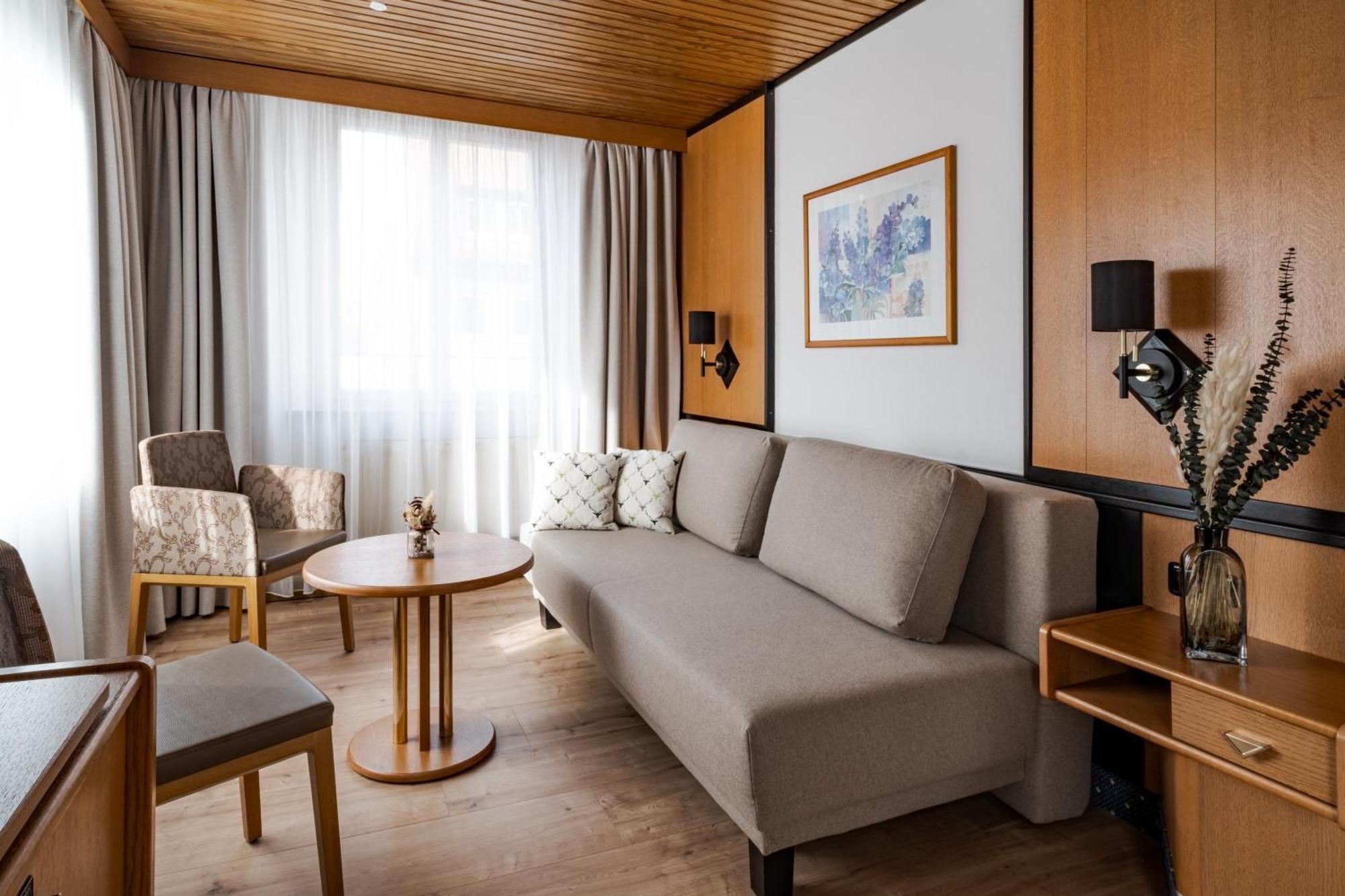 Hotel Goldener Hirsch Kaufbeuren Extérieur photo
